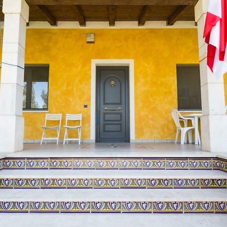 A Villa Ada b&b Arborea Bagian luar foto