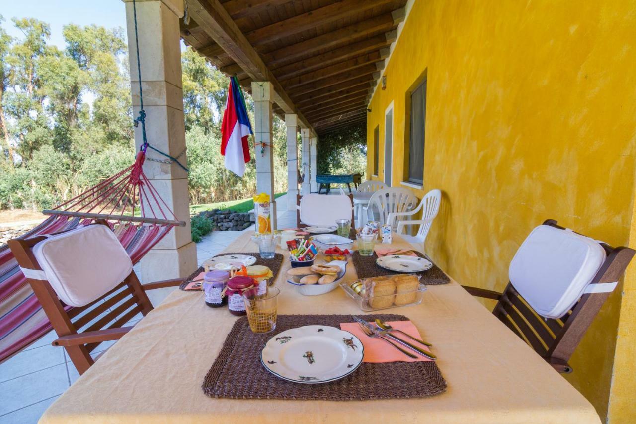 A Villa Ada b&b Arborea Bagian luar foto