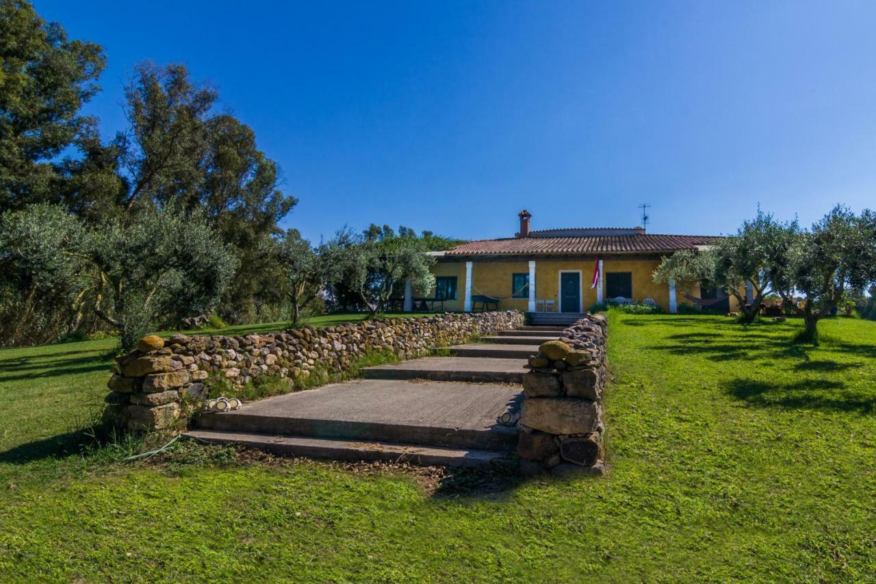 A Villa Ada b&b Arborea Bagian luar foto