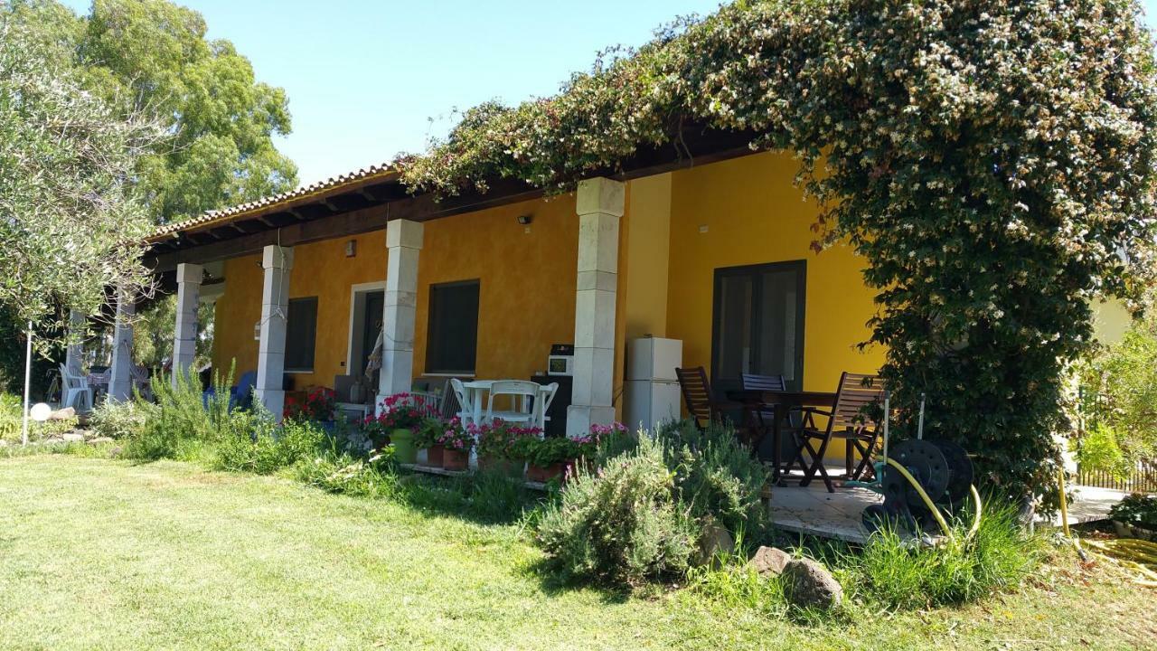 A Villa Ada b&b Arborea Bagian luar foto